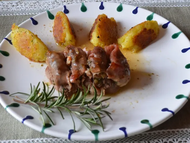 Zieharmonikabraten mit Kartoffelnockerl