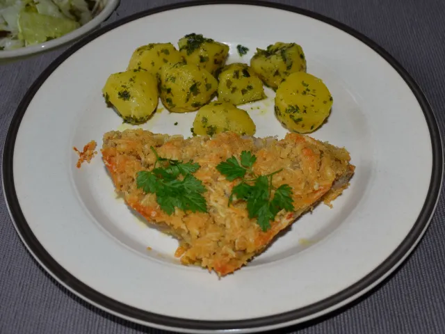 Würstel mit Käsekruste