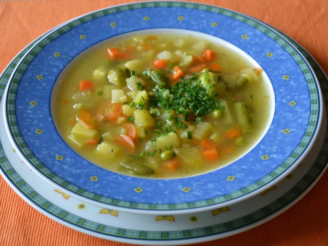 Klare Gemüsesuppe