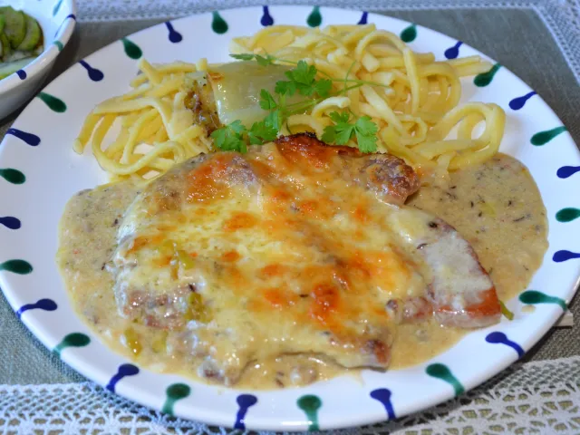 Schweinskotelett nach Vorarlberger Art