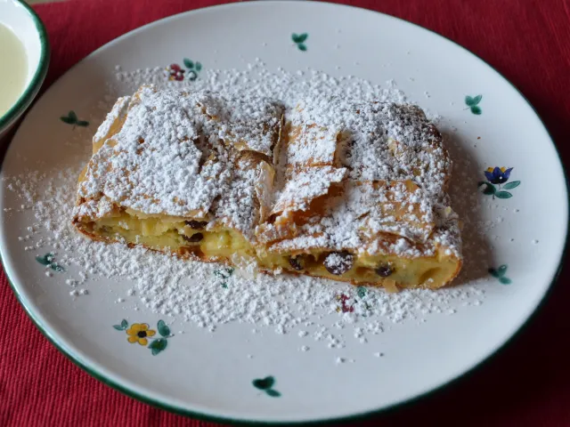 Topfenstrudel