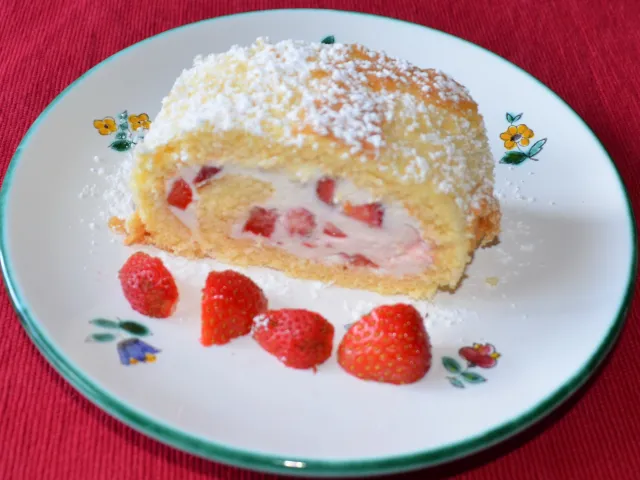 Erdbeer-Roulade