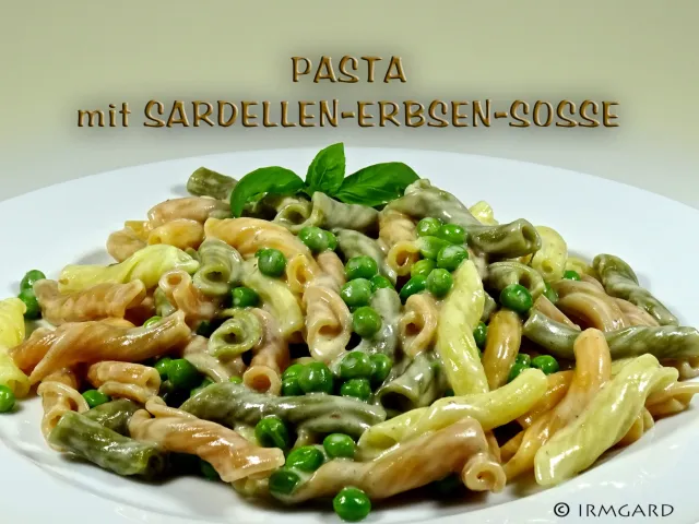 Pasta mit Sardellen-Erbsen-Sosse