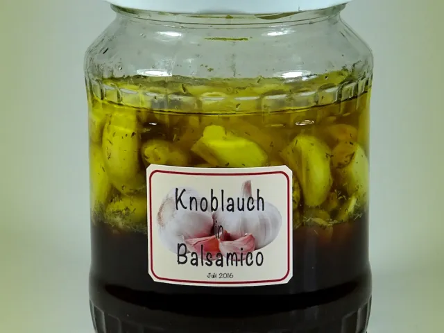 Knoblauch in Balsamico