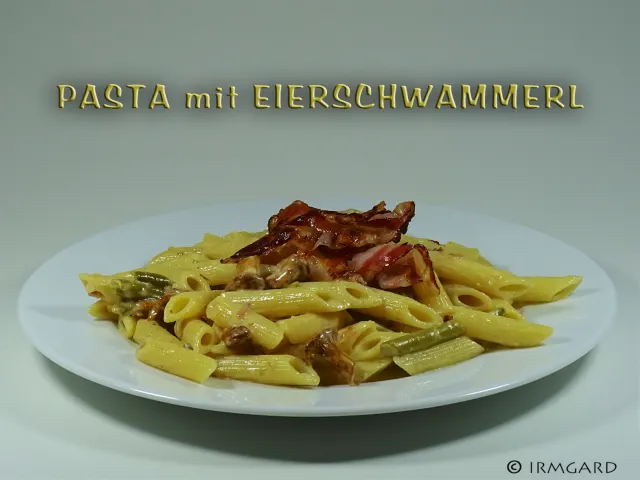 Pasta mit Eierschwammerl, Fisolen und Speck