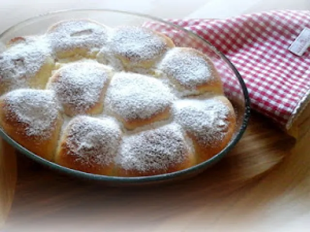 Buchteln mit Quarkfüllung