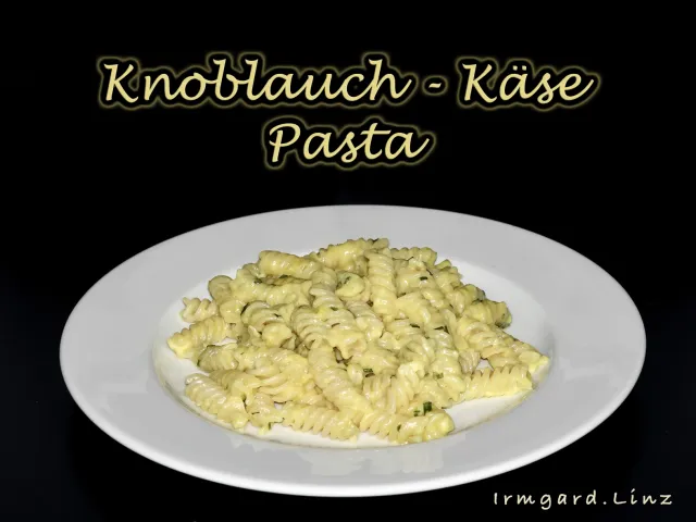 Knoblauch-Käse-Pasta