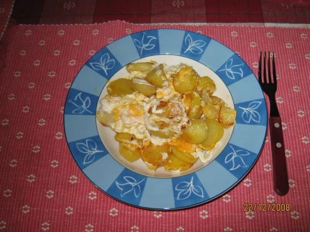 Braterdäpfel mit Ei