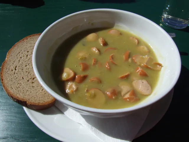 Erbsensuppe mit Frankfurter