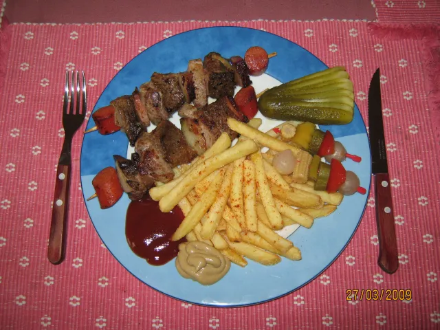 Hirtenspieße garniert