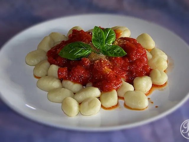 Gnocchi mit Pomodoro e Peperoncino