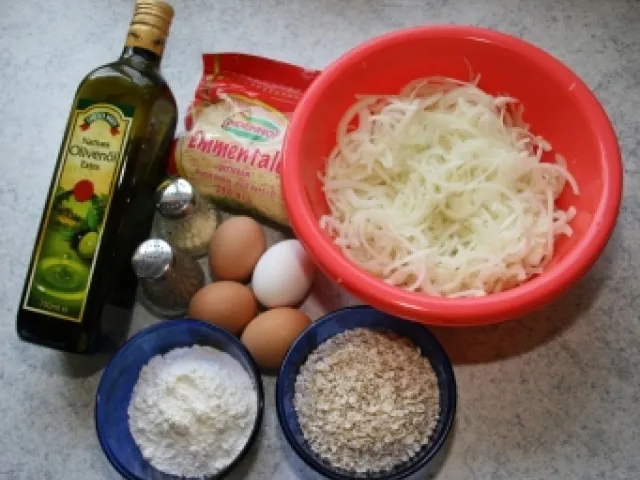 Zwiebel-Käse-Puffer