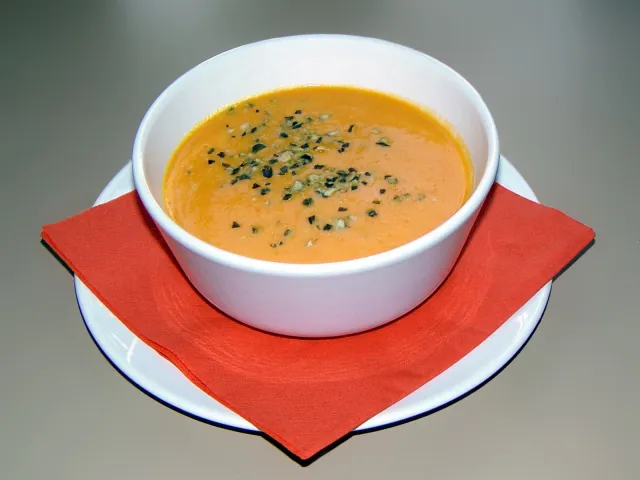 Apfel-Karotten-Kürbis-Suppe