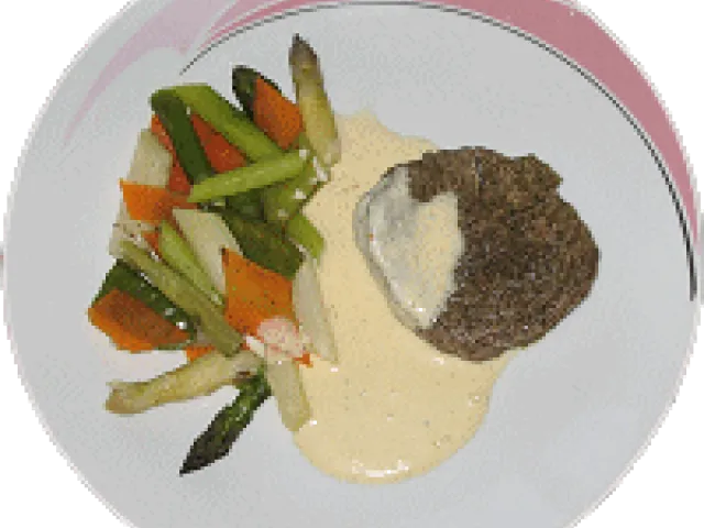 Gedämpftes Rindsfilet mit Kren-Sauce 