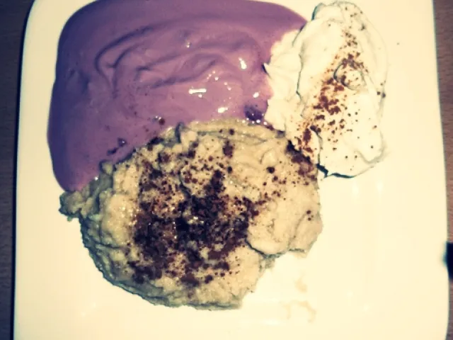 Zimtgrießbrei mit Heidelbeerjoghurt