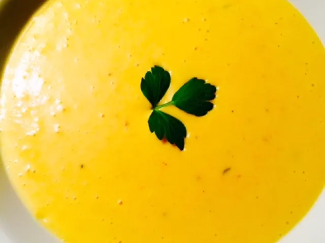 Feine Erdäpfel-Karotten Suppe