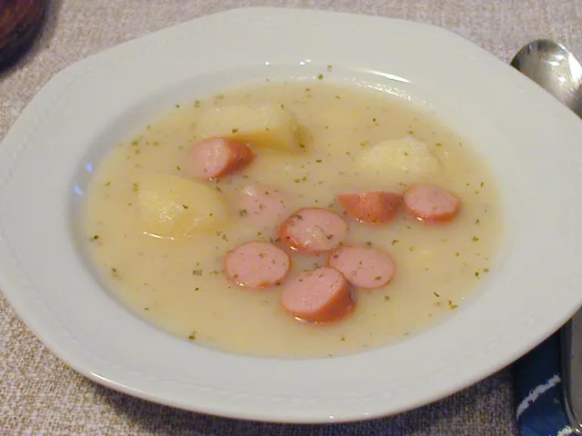 Erdäpfelsuppe