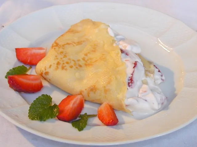 Palatschinken mit Erdbeerobers