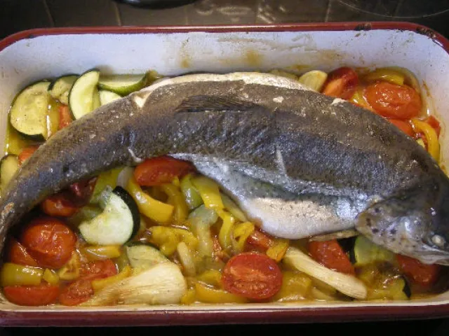 Forelle auf Balsamgemüse