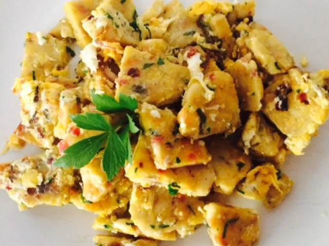 Geröstete Knödel mit Ei