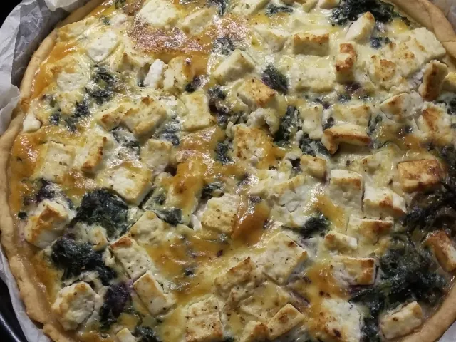 Quiche mit Spinat und Schafskäse