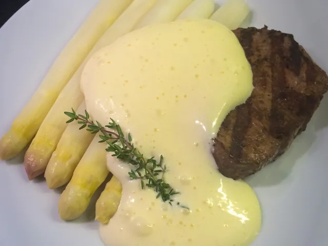 Schaumige Sauce Hollandaise