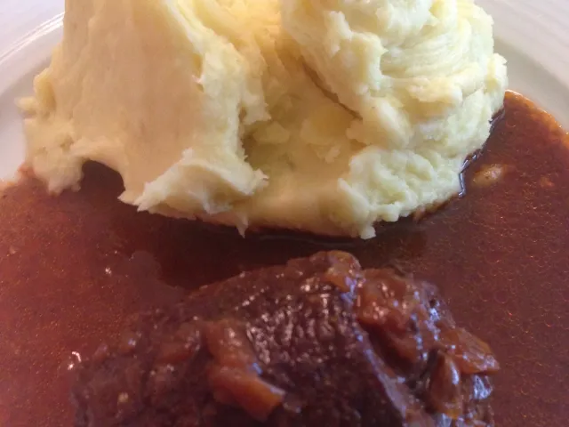 Rindsroulade in Rotweinsauce 