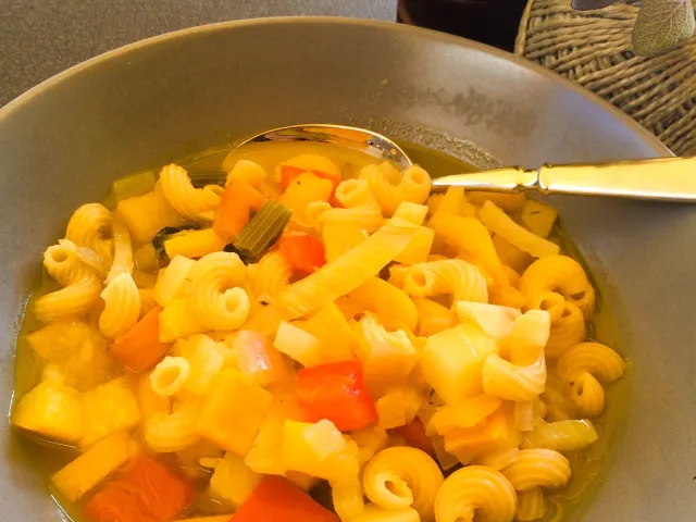 Bunter Gemüse- Nudel Topf 