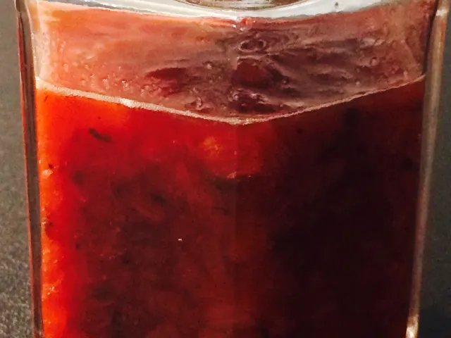 Pikantes Erdbeer-Rhabarber Chutney