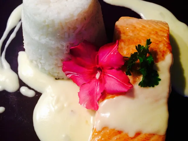 Lachsfilet mit Zitronensauce