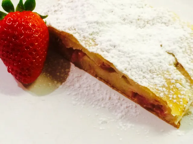 Erdbeer-Bananen Strudel 