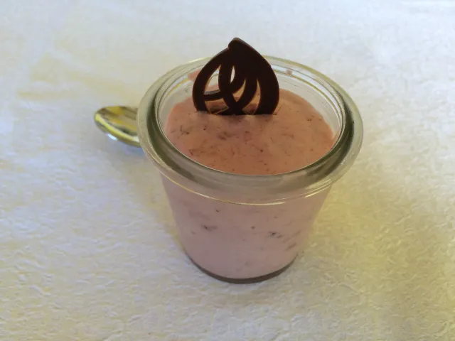 Preiselbeercreme mit Rotwein