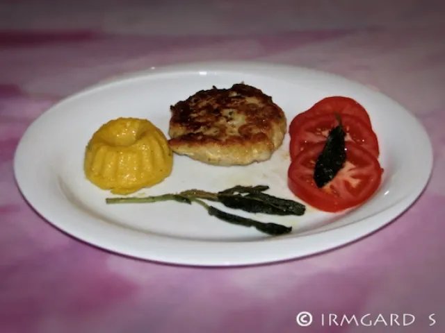 Fischfrikadellen mit Polentakuchen