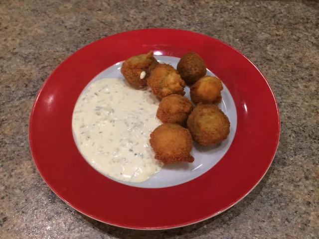 Gebackene Champignons mit Sauce tartare 