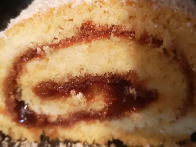 Biskuitroulade Messino