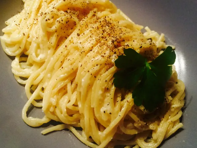 Spaghetti mit Käsesauce