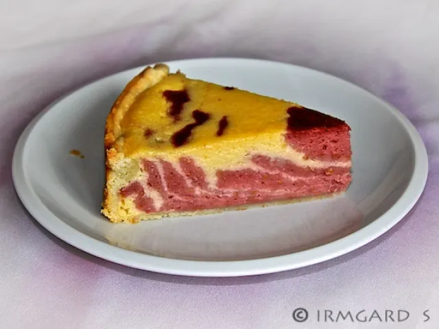 Zebra-Käsekuchen (Himbeer-Topfen)
