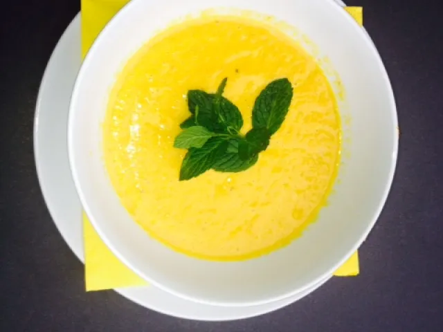 Karotten-Mango Schaumsüppchen