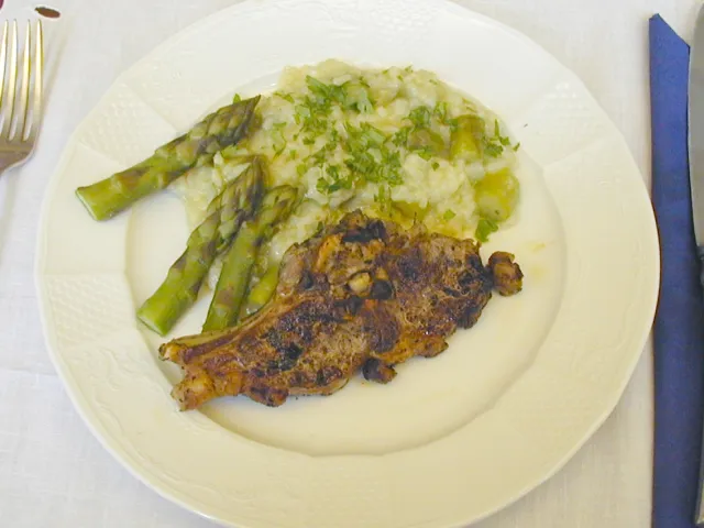 Lammkoteletts mit Spargelrisotto