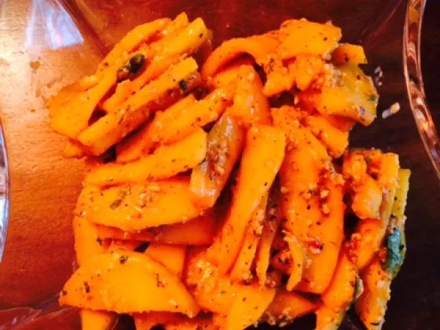 Mango Salat asiatisch ( Beilage zu Meeresfrüchte oder Fisch)