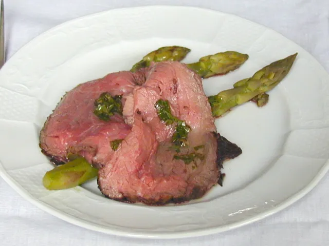 Marinierter Lungenbraten mit Spargel