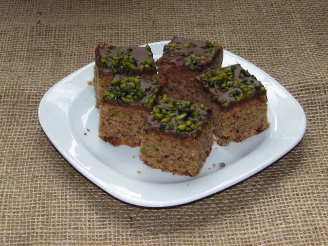 Pistazien-Brownies mit Ahornsirup