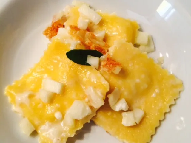 Ravioli mit Pecorino und Birnen