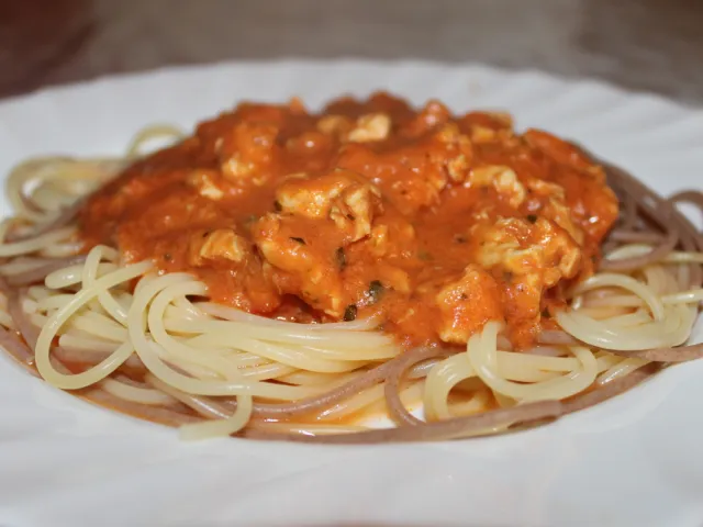 Spaghetti mit Pouletpasta
