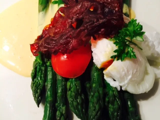 Spargel/pochiertes Ei/Sauce Hollandaise