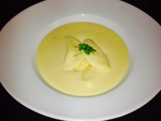 Kartoffelsuppe mit Sellerietascherl