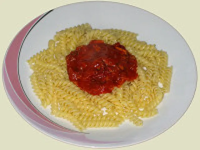 Nudeln mit schnellem Thunfischsugo