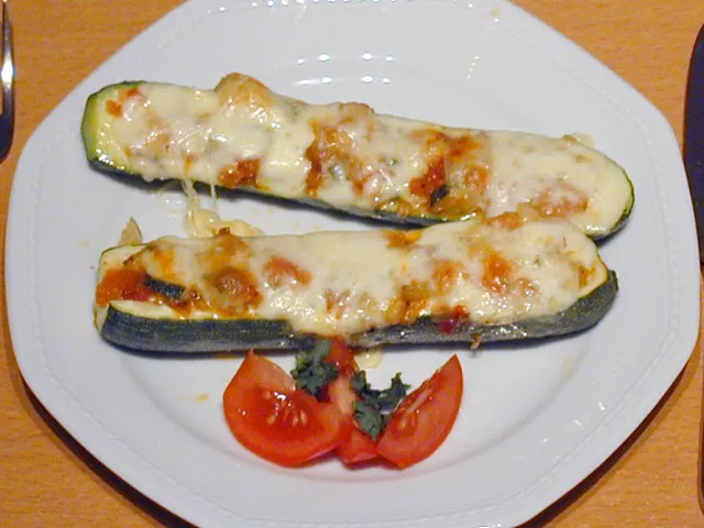 Vegetarische Zucchinischiffchen